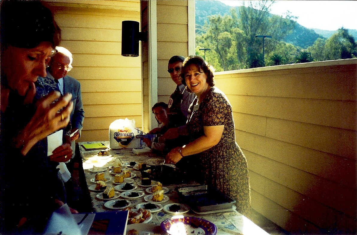 Sarah Grainger Serving Cake Sarah Grainger Serving Cake
